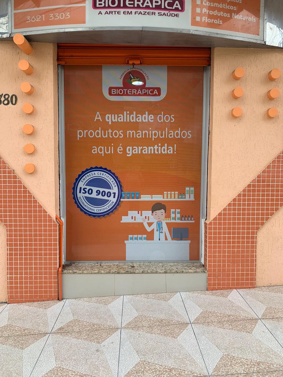 Comunicação visual da Bioterápica destacando ISO 9001